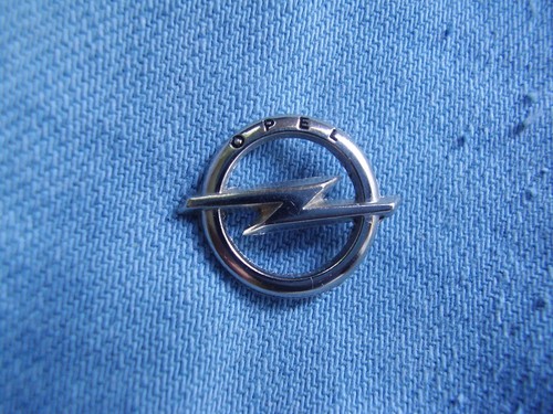 Pin opel blitz mit schriftzug - opel,
